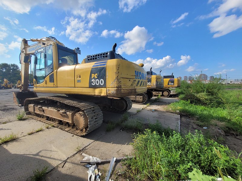 Гусеничный экскаватор Komatsu PC300-8M0 (Y301699)