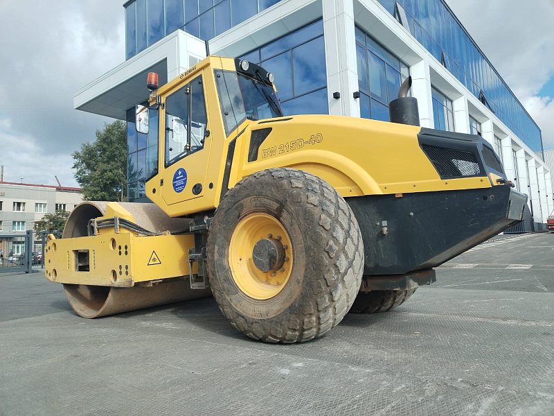 Грунтовый каток Bomag BW 215 D-40