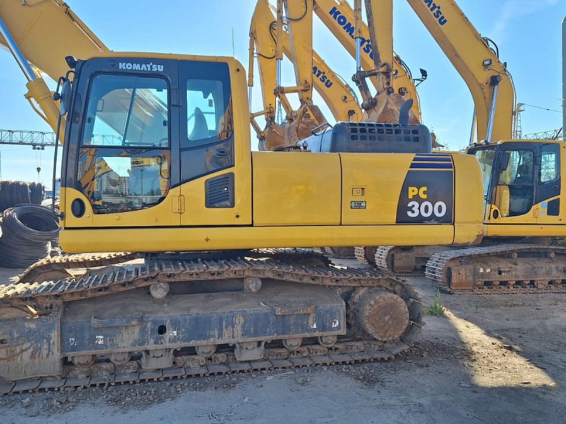 Гусеничный экскаватор Komatsu PC300-8M0 (DBBLR005)