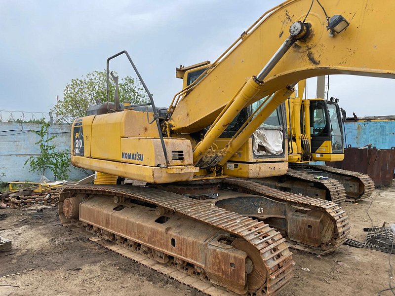 Гусеничный экскаватор Komatsu PC210NLC-8M0 (Y210157)