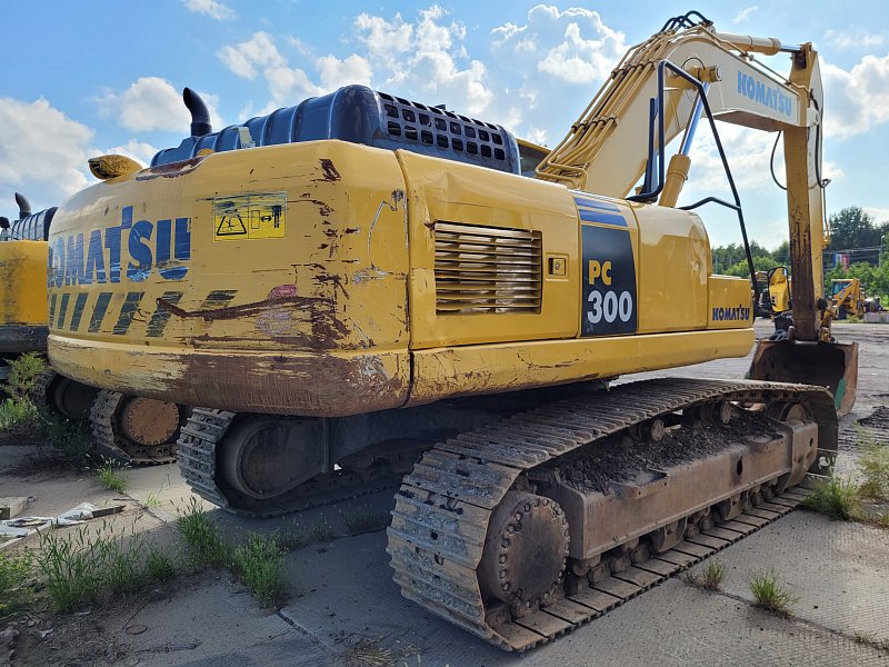 Гусеничный экскаватор Komatsu PC300-8M0 (Y301699)