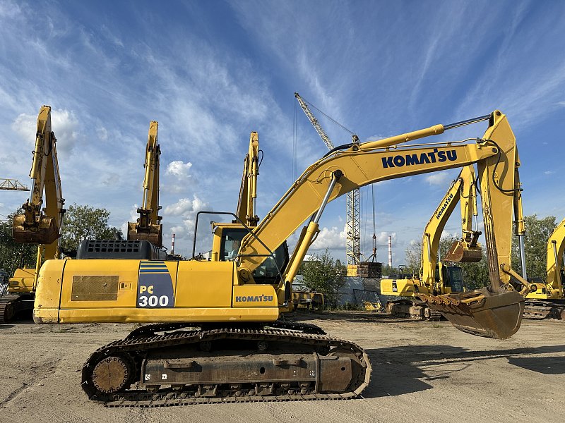 Гусеничный экскаватор Komatsu PC300-8M0 (Y301663)