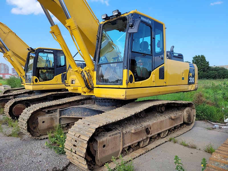 Гусеничный экскаватор Komatsu PC300-8M0 (Y301699)