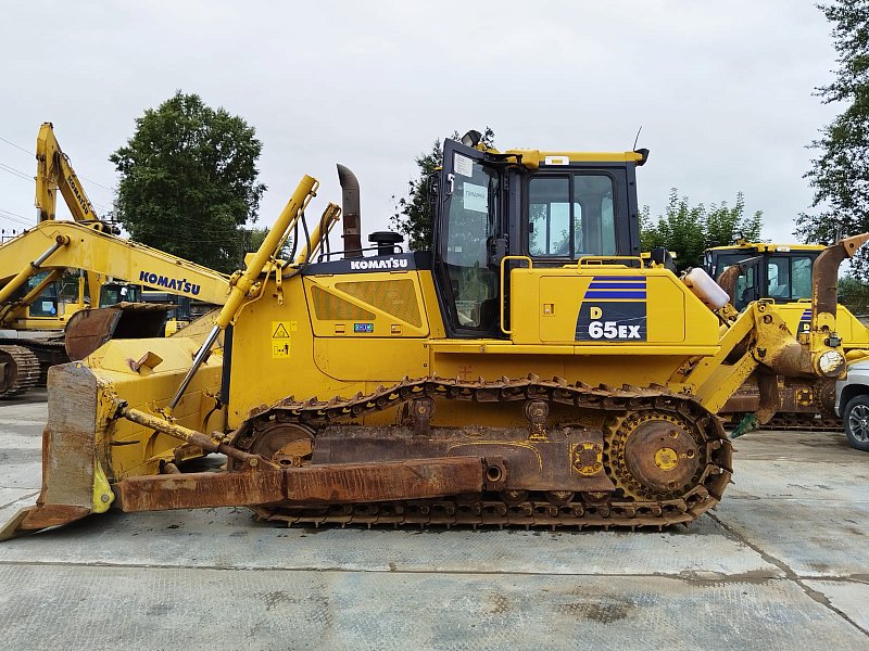 Бульдозер Komatsu D65EX-16 (83543)