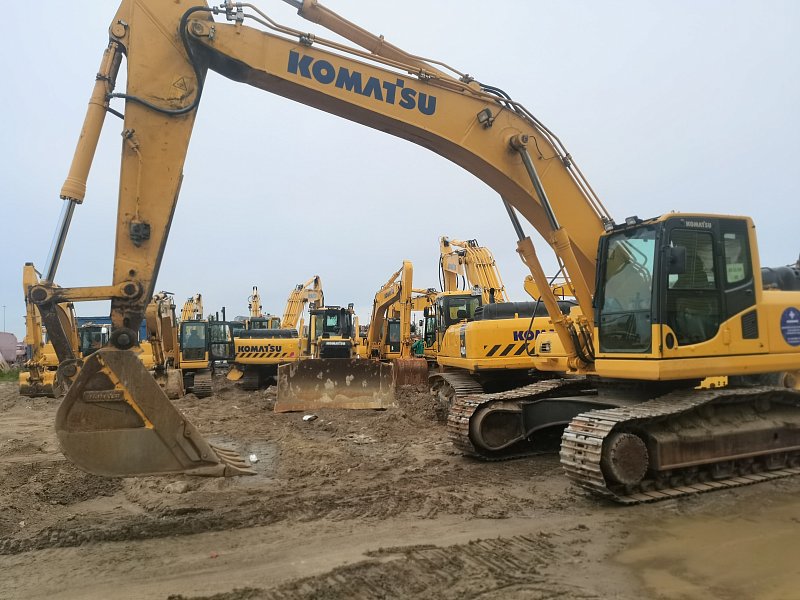 Гусеничный экскаватор Komatsu PC300-8M0 (Y301527)