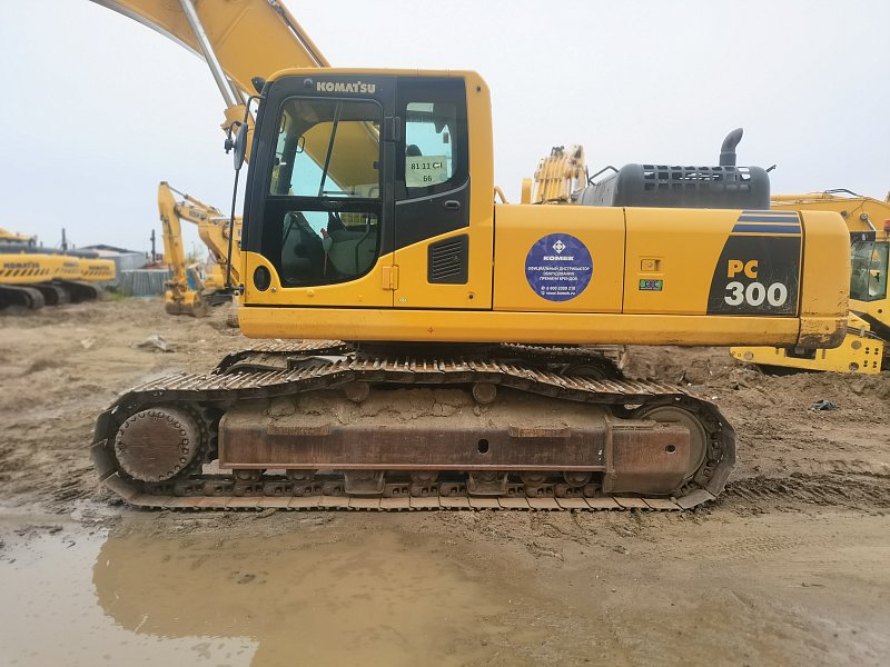 Гусеничный экскаватор Komatsu PC300-8M0 (Y301527)