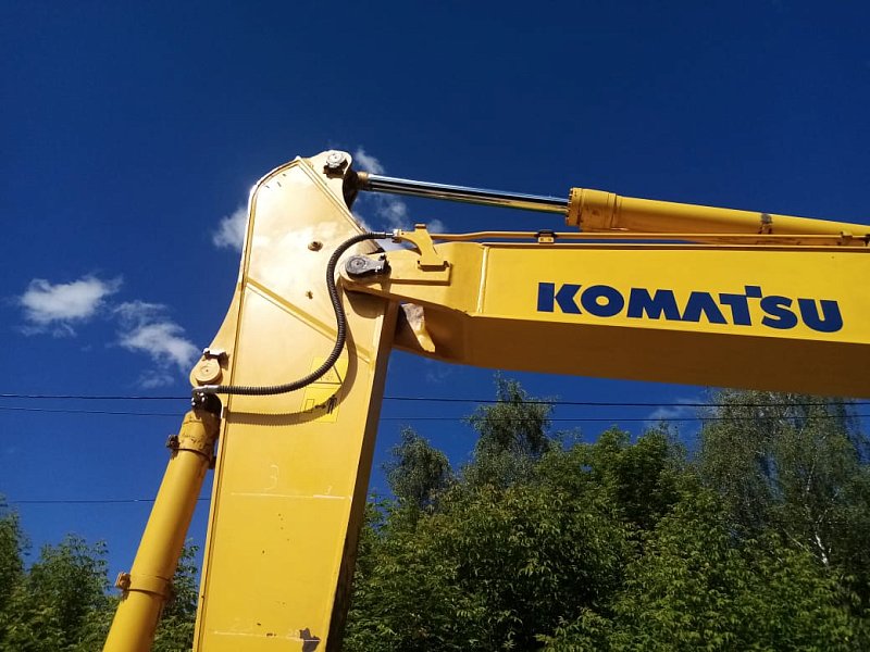 Гусеничный экскаватор Komatsu PC220-8 (85864)