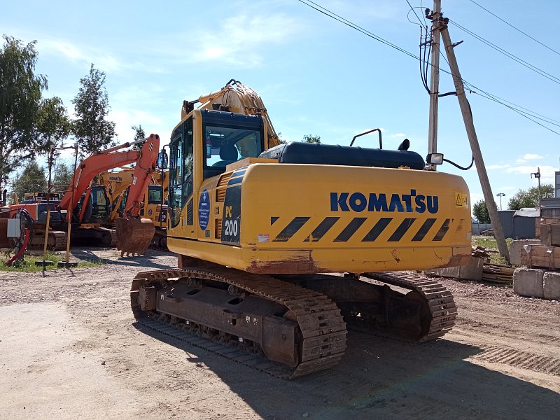 Гусеничный экскаватор Komatsu PC200-8 (358521)