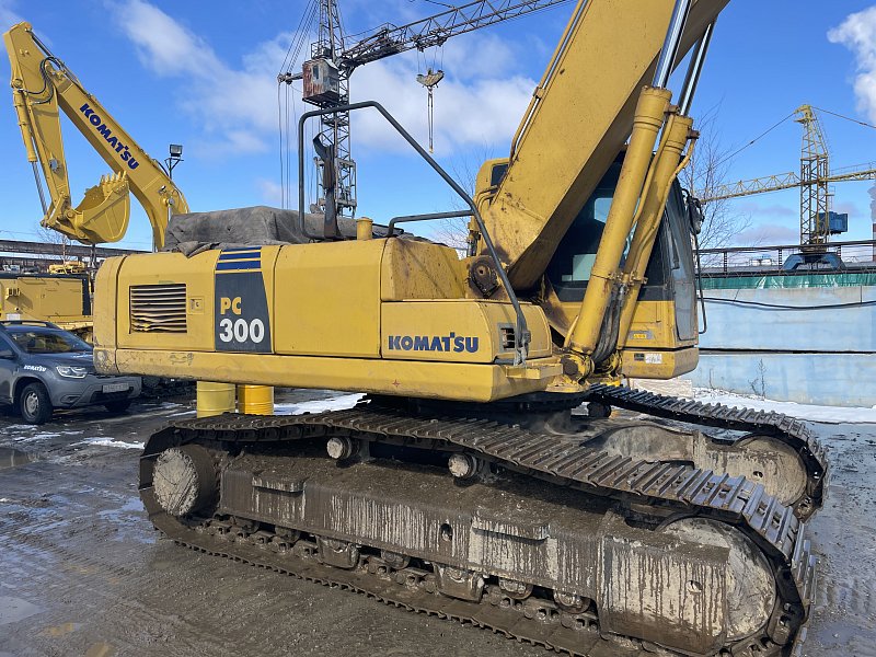 Гусеничный экскаватор Komatsu PC300-8M0 (Y301542)